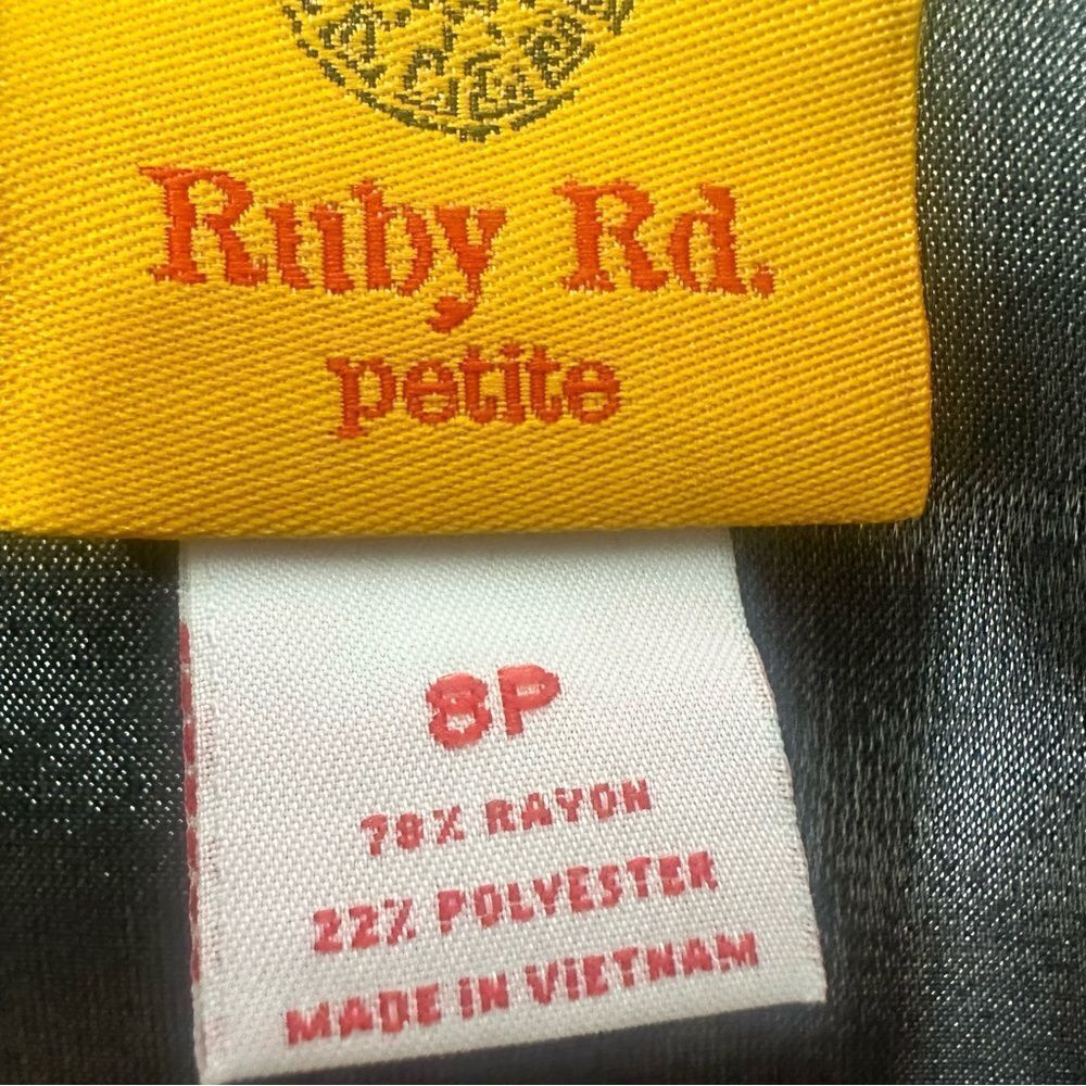 Ruby Rd size 8 petite top‎ - Picture 3 of 3
